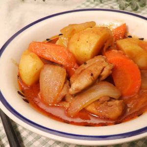 「鶏肉のデミ煮込み」のレシピ動画