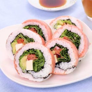 「スモークサーモンのロール寿司」のレシピ動画