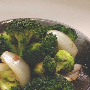 ブロッコリーのアンチョビ焼き