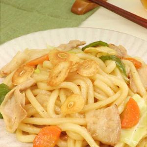 「ガリバタ焼きうどん」のレシピ動画