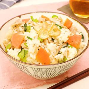 「小松菜と豚バラの混ぜご飯」のレシピ動画