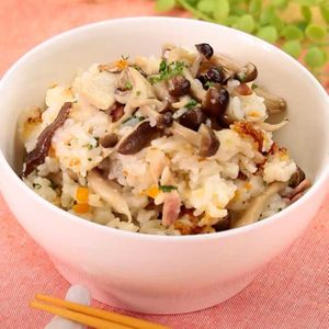 「洋風炊き込みご飯」のレシピ動画