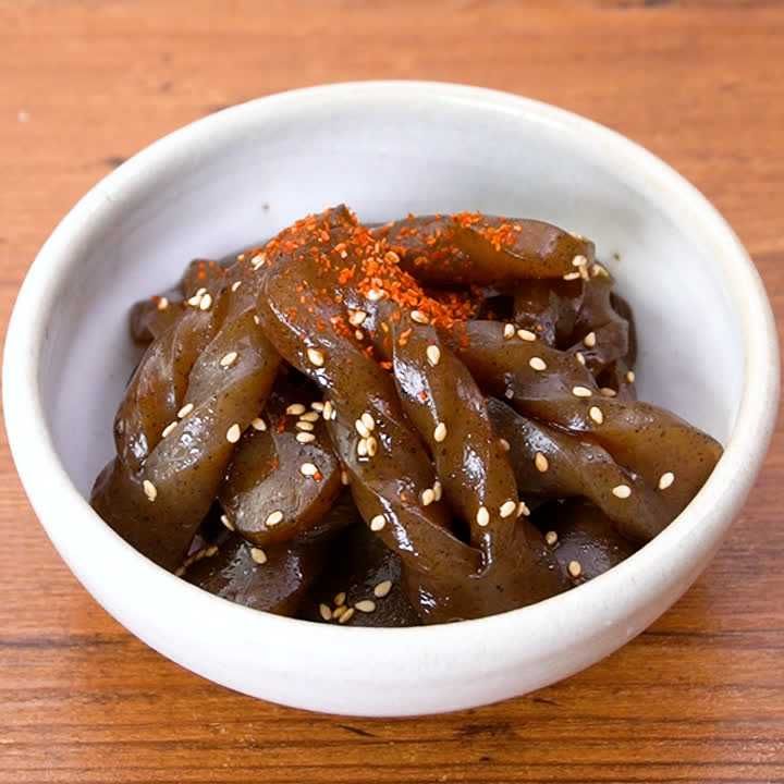 【こんにゃくの人気レシピ】基本の煮物から簡単副菜まで50選