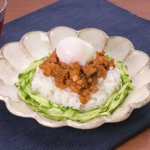 「ジャージャー丼」のレシピ動画