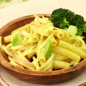 「カレー風味のマカロニサラダ」のレシピ動画