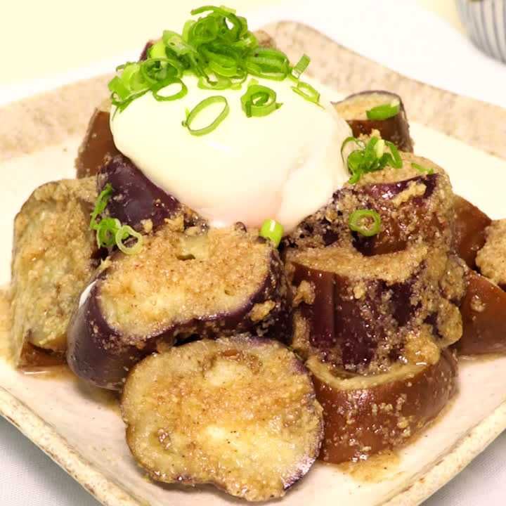 蒸しなすのごま酢温泉卵のせ