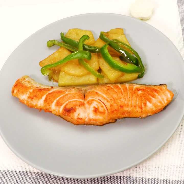 ピリッと爽やか 鮭のわさび醤油焼きのレシピ動画 作り方 Delish Kitchen