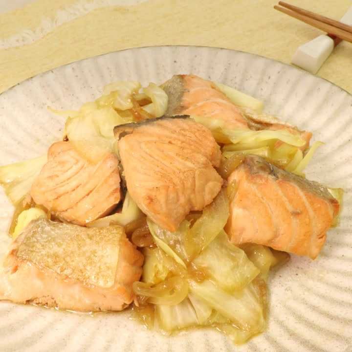 鮭とキャベツのオイスター炒め
