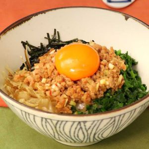 「レンジで台湾まぜうどん」のレシピ動画