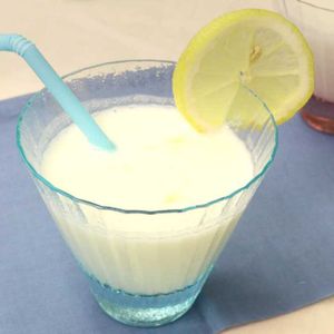 「レモンラッシー」のレシピ動画