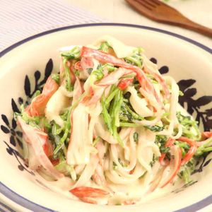 「豆苗とカニかまぼこのからしマヨネーズ和え」のレシピ動画