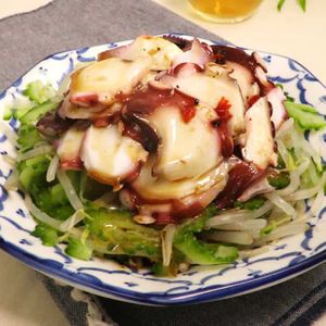 「タコとゴーヤーの豆板醤サラダ」のレシピ動画