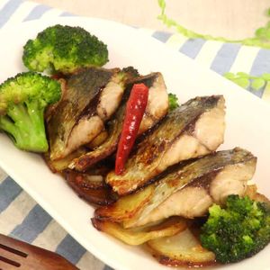 「さばのアヒージョ風」のレシピ動画