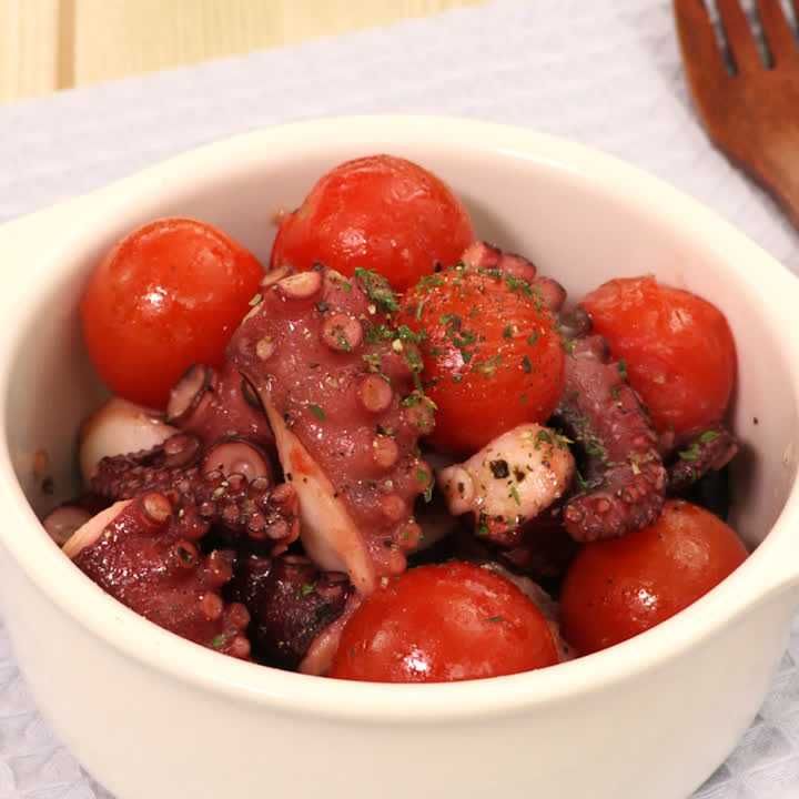 たことミニトマトのガーリック炒め