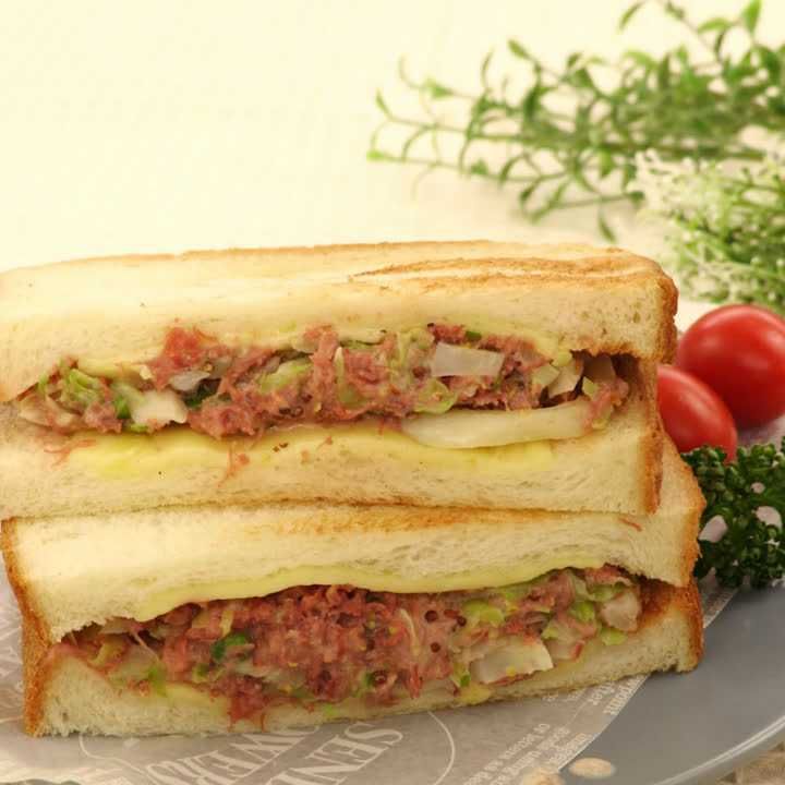 コンビーフサンド