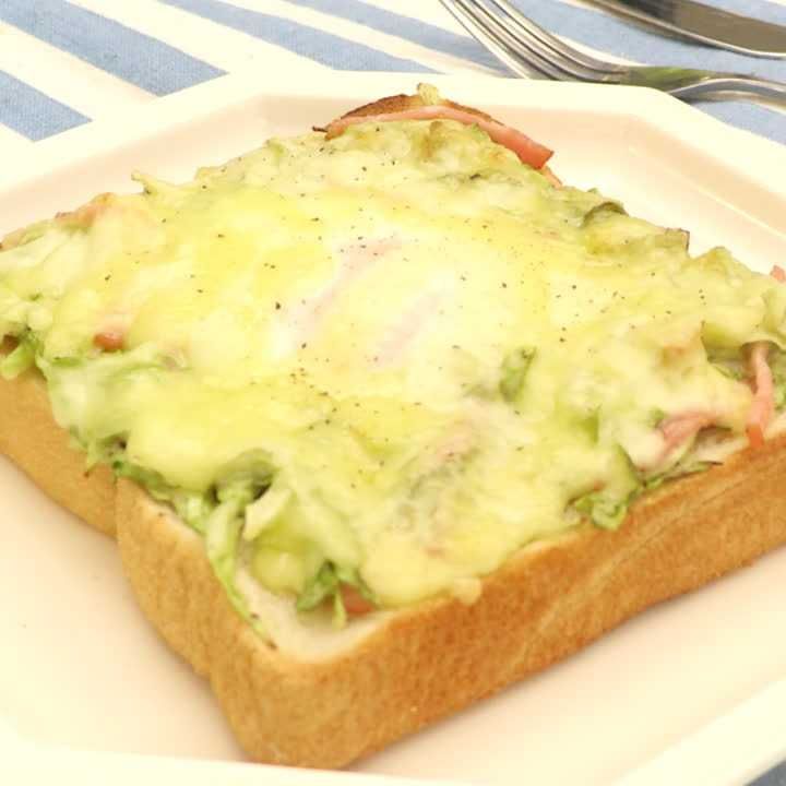 キャベツの目玉焼きトースト