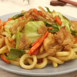 「梅でさっぱり焼うどん」のレシピ動画