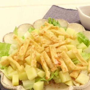 カリカリ油揚げとじゃがいものサラダ