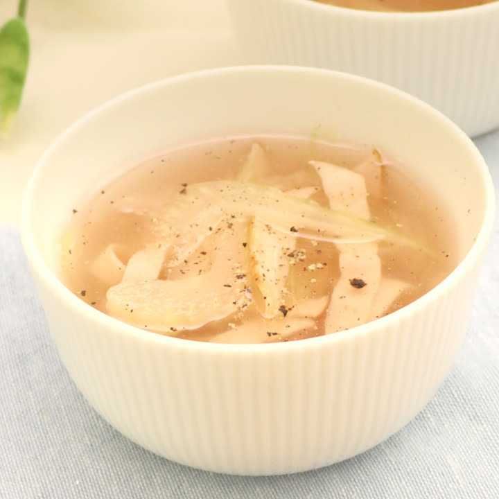 セロリとハムのスープ