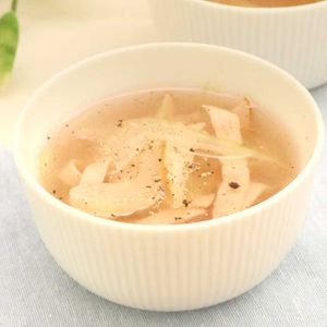 セロリとハムのスープ