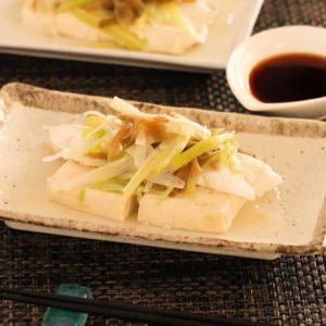 「白身魚のねぎたっぷり蒸し」のレシピ動画