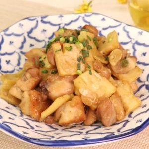 「たけのこと鶏肉のオイスター炒め」のレシピ動画