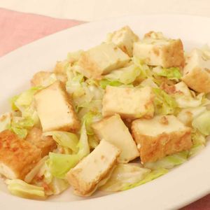 キャベツのみそバター炒め