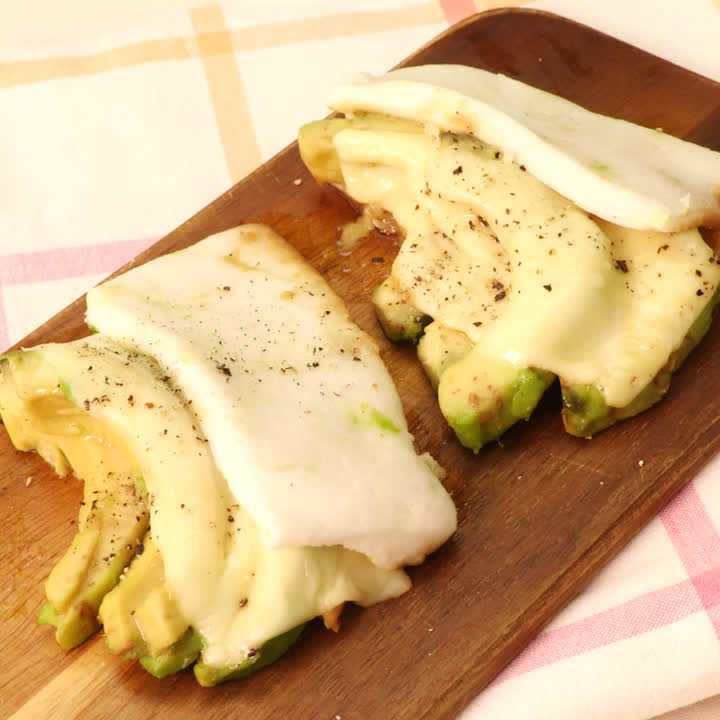 はんぺんのアボカドチーズはさみ焼き