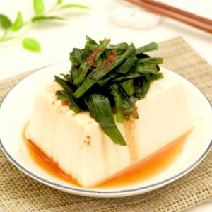 「ピリ辛ニラ豆腐」のレシピ動画