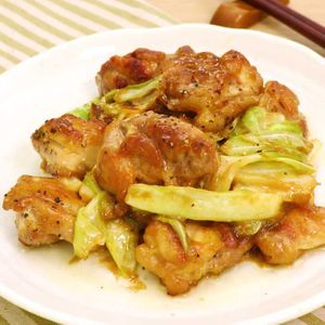 「キャベツと鶏肉のオイマヨ炒め」のレシピ動画