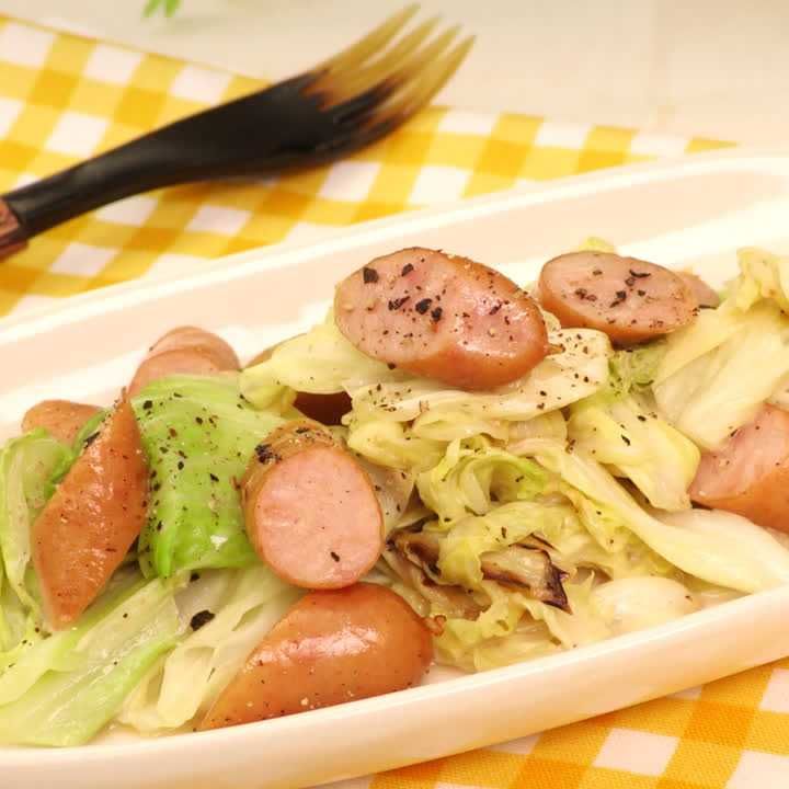 キャベツとウインナーのコンソメマヨ炒め