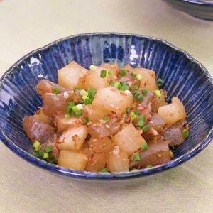 「大根とこんにゃくのかつお節炒め」のレシピ動画