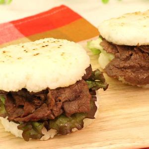「焼肉ライスバーガー」のレシピ動画