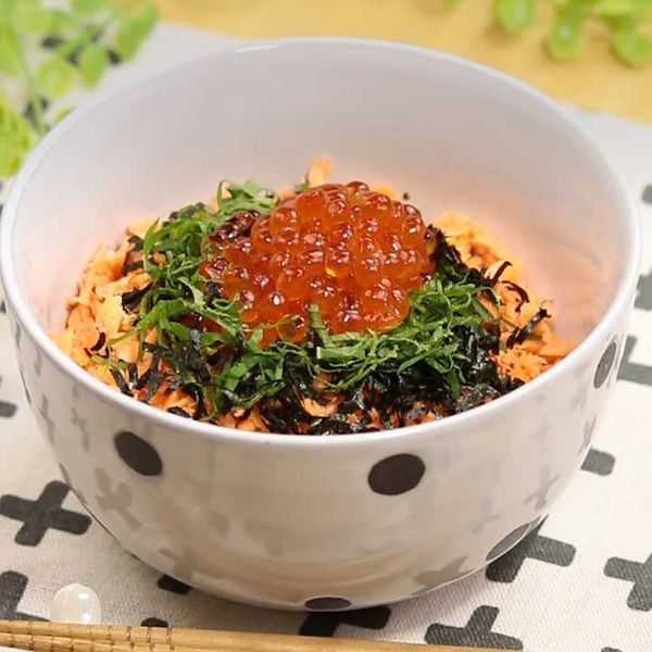 【鮭丼】人気レシピ20選!作りたいが見つかる♪の人気レシピ・作り方 | デリッシュキッチン