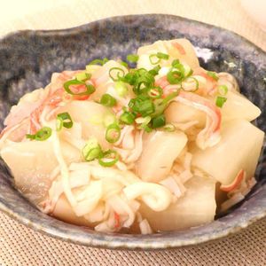 「大根とカニかまぼこのだし煮」のレシピ動画