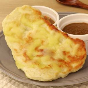 「フライパンでチーズナン」のレシピ動画