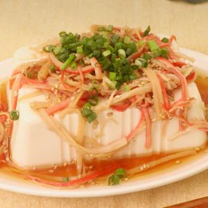「カニかまぼこ冷奴」のレシピ動画