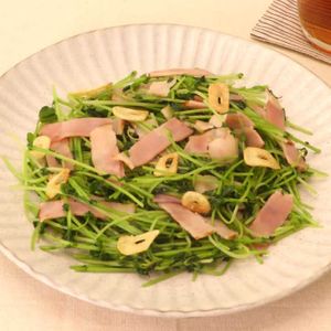 豆苗のガーリック炒め