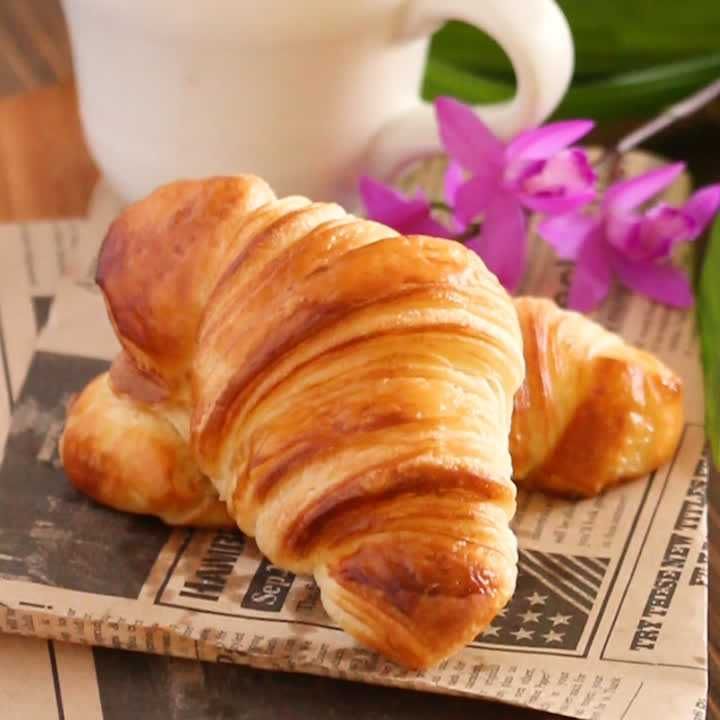 サクサク もちもち クロワッサンのレシピ動画 作り方 Delish Kitchen