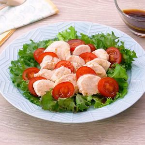 具には野菜たっぷり 鶏ささみのごまだれ冷やし中華のレシピ動画 作り方 Delish Kitchen