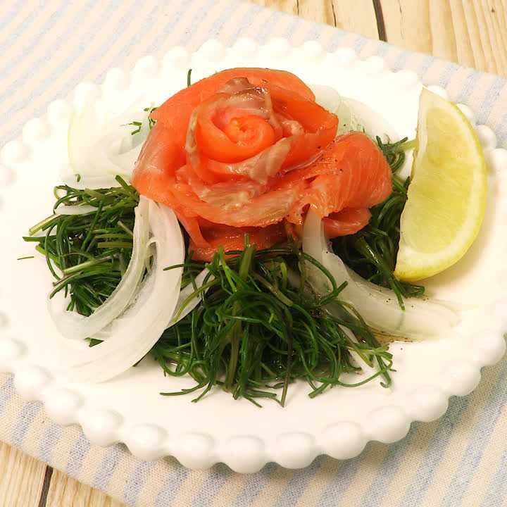 おかひじきとスモークサーモンのサラダ