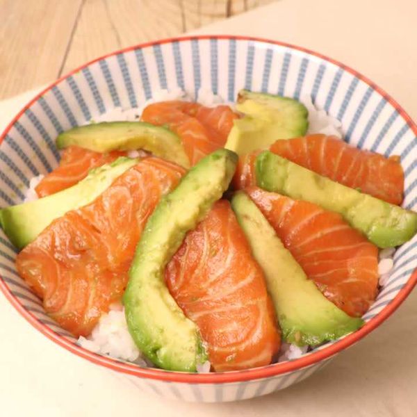 【鮭丼】人気レシピ20選!作りたいが見つかる♪の人気レシピ・作り方 | デリッシュキッチン