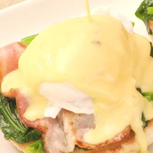 エッグベネディクト