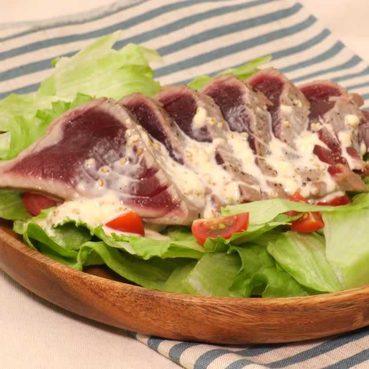 焼きマグロのごまだれサラダ