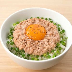 「ツナマヨ卵かけご飯」のレシピ動画