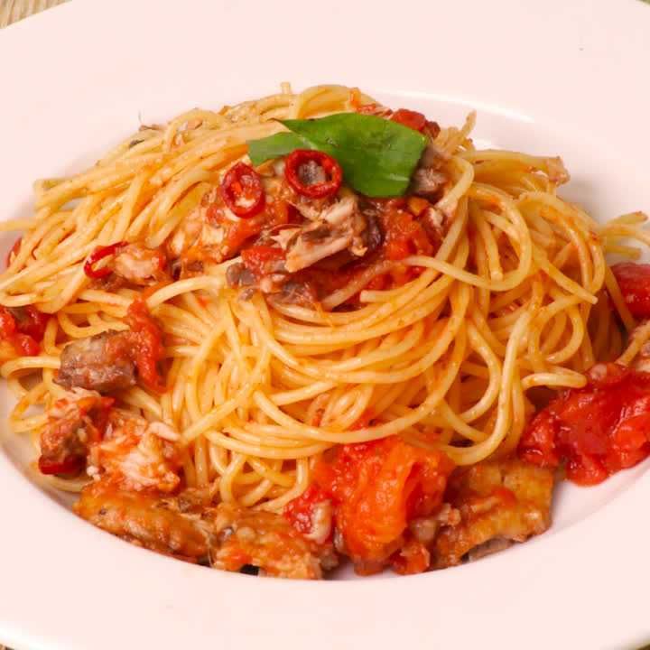 イワシのトマトソースパスタ