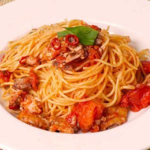 「イワシのトマトソースパスタ」のレシピ動画