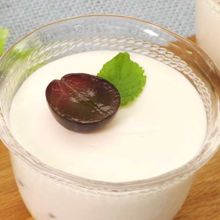 ぶどうのレアチーズカップ