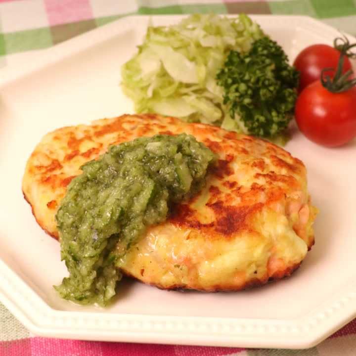 サーモンバーグのグリーンソースがけ
