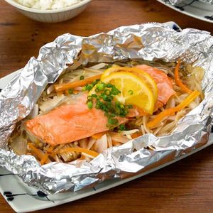 「鮭のホイル焼き」のレシピ動画